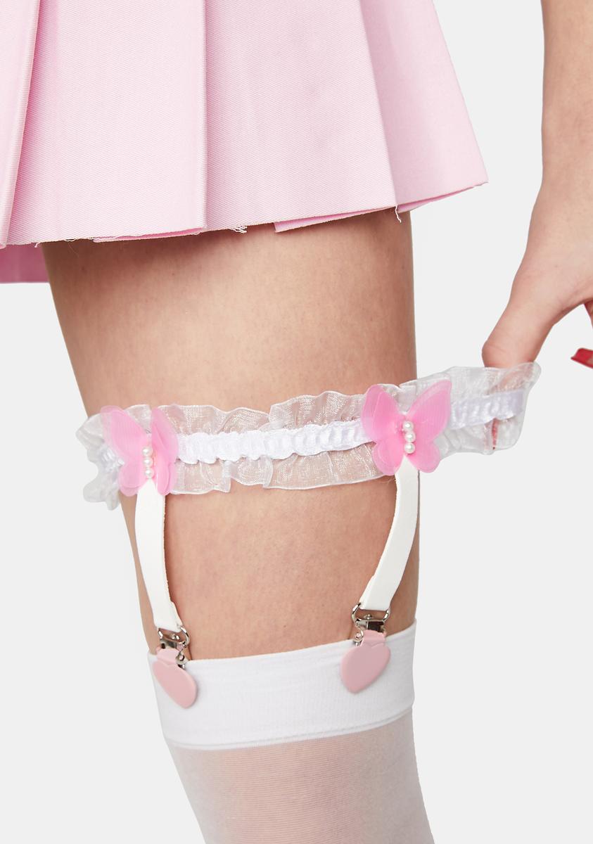 butterfly garter belt What Should Indian Brides Know About Wearing Garter Belts main image 0