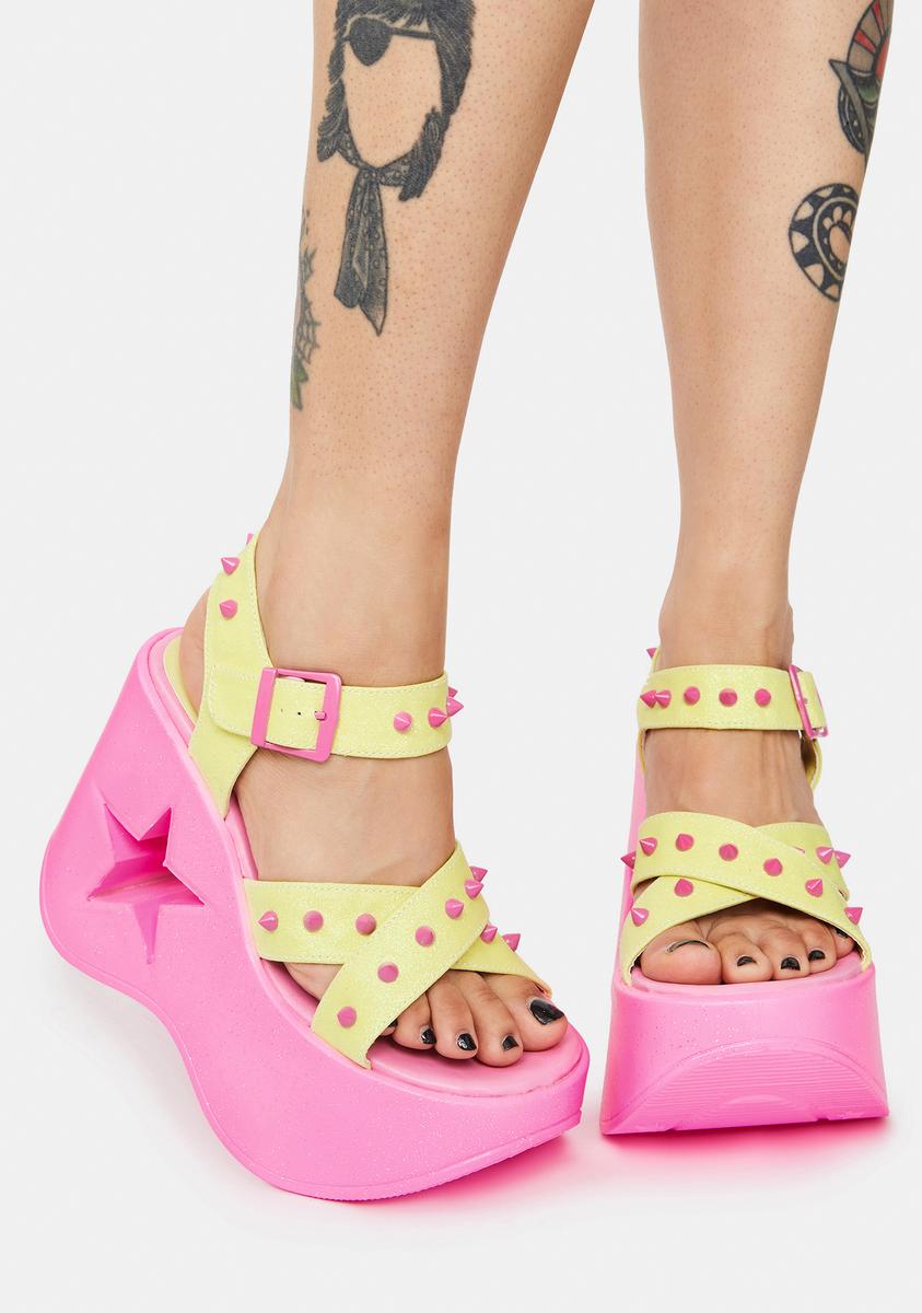 Demonia Dynamite 20 Star Wedges Yellow/Pink Dolls Kill