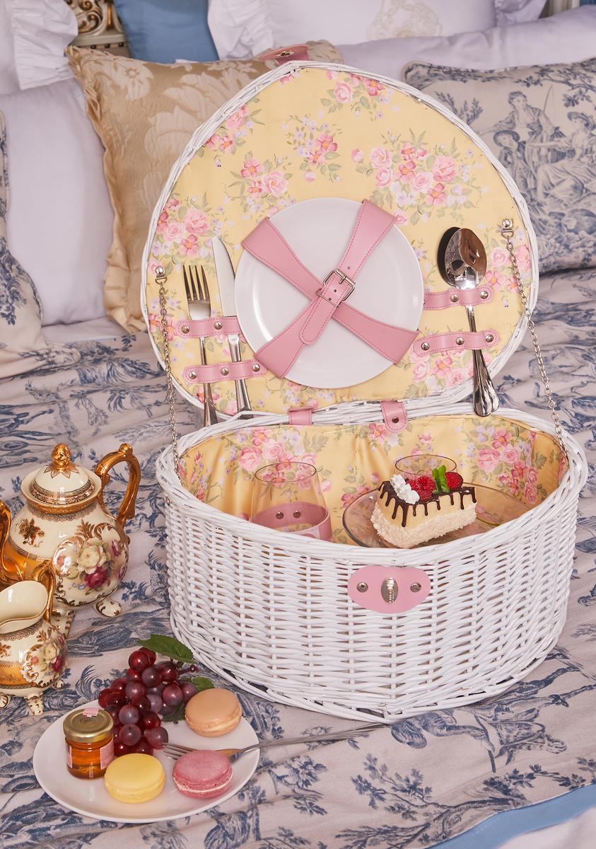 Sugar Thrillz Heart Shaped Picnic Basket - White