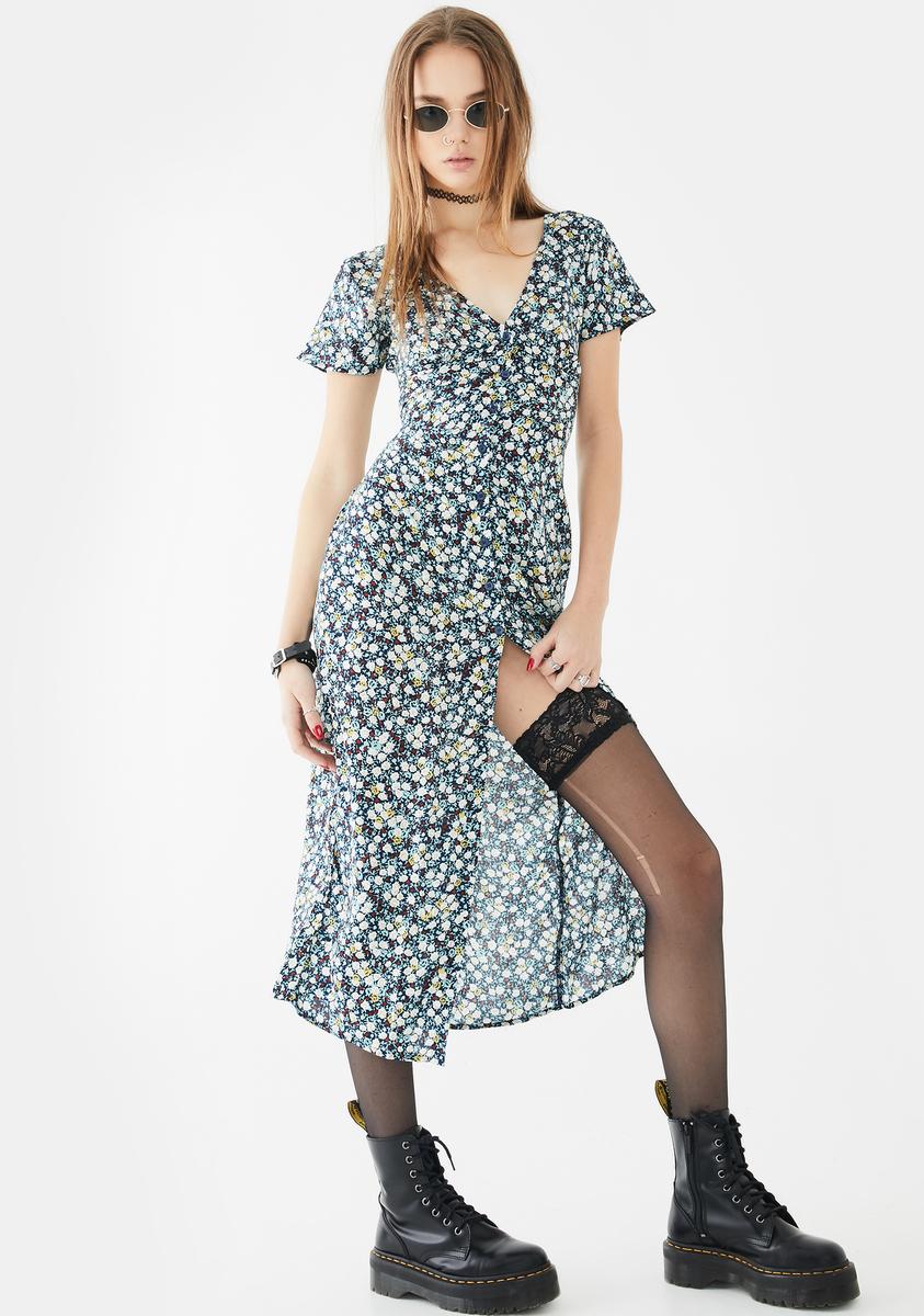 motel rocks floral midi dress Motel Navy Floral Larin Midi Dress – Dolls Kill