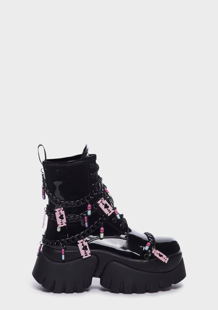 Dollskill DarkerWavsストラップ コンバット ブーツ ブラック Darker Wavs Leather Buckle Combat Boots - Black – Dolls Kill