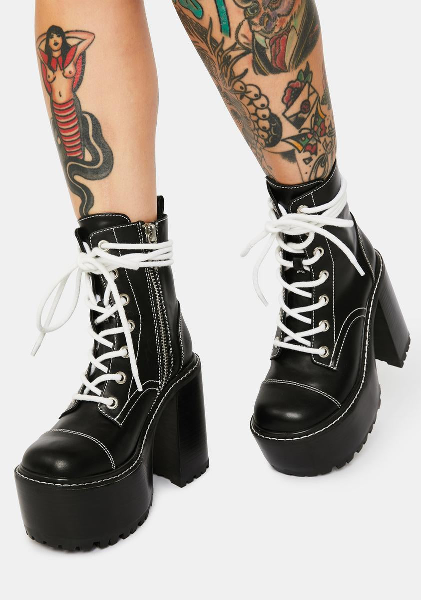 Delia's Grunge Lace Up Platform Boots Black/White – Dolls Kill