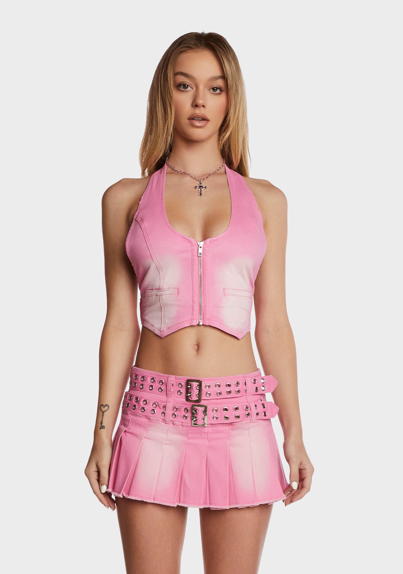 Generation Kiss Washed Denim Vest Crop Top - Pink – Dolls Kill Generation Kiss Washed Denim Vest Crop Top - Pink – Dolls Kill