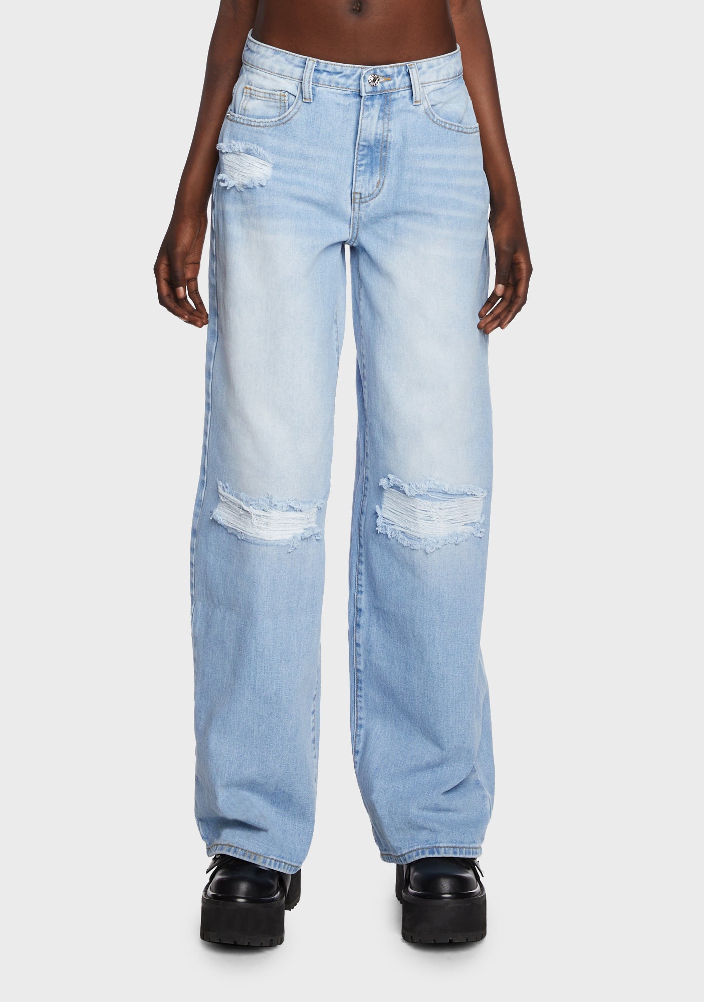 Super baggy hot sale ripped jeans