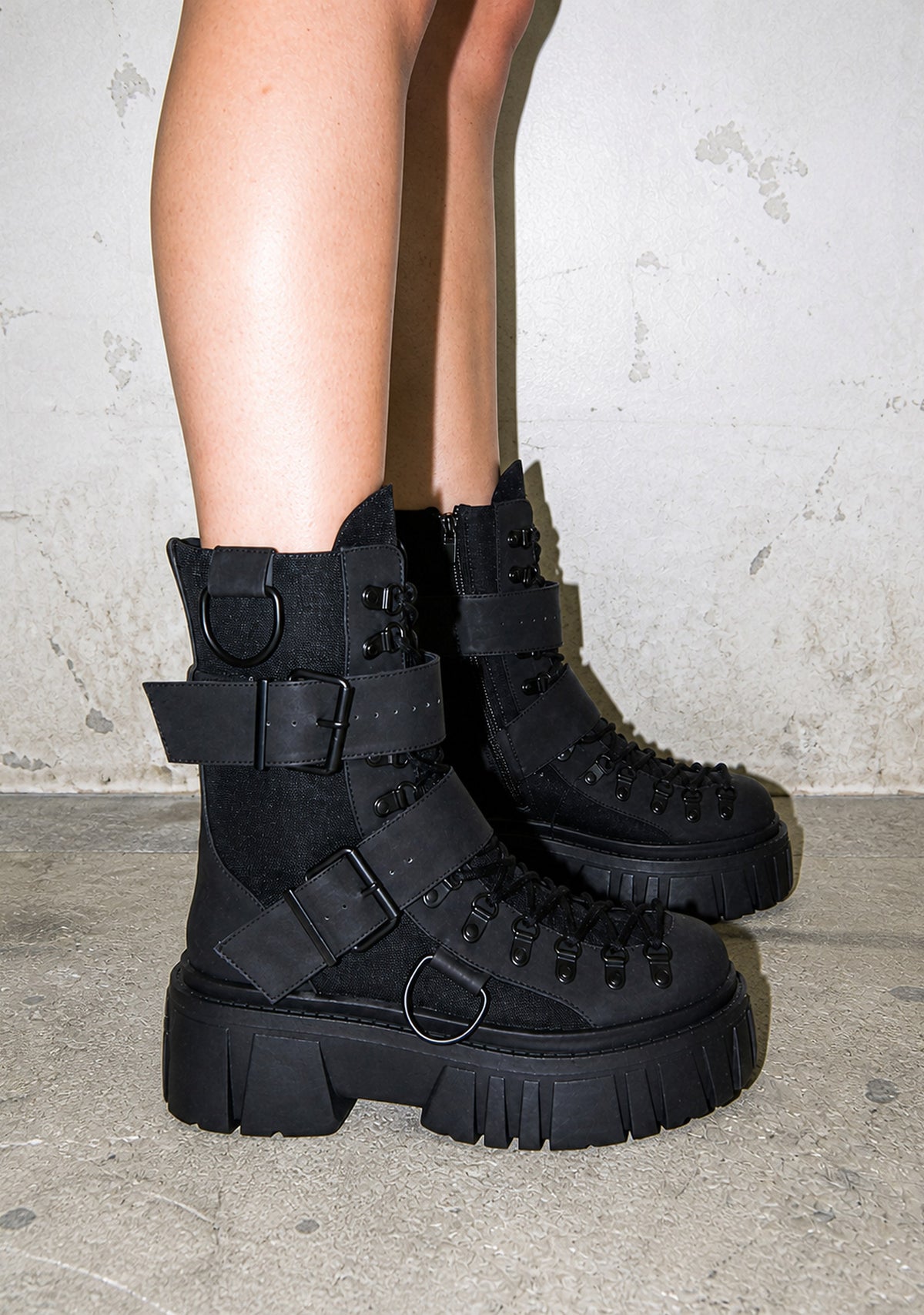 Low Traitor Boots - Black