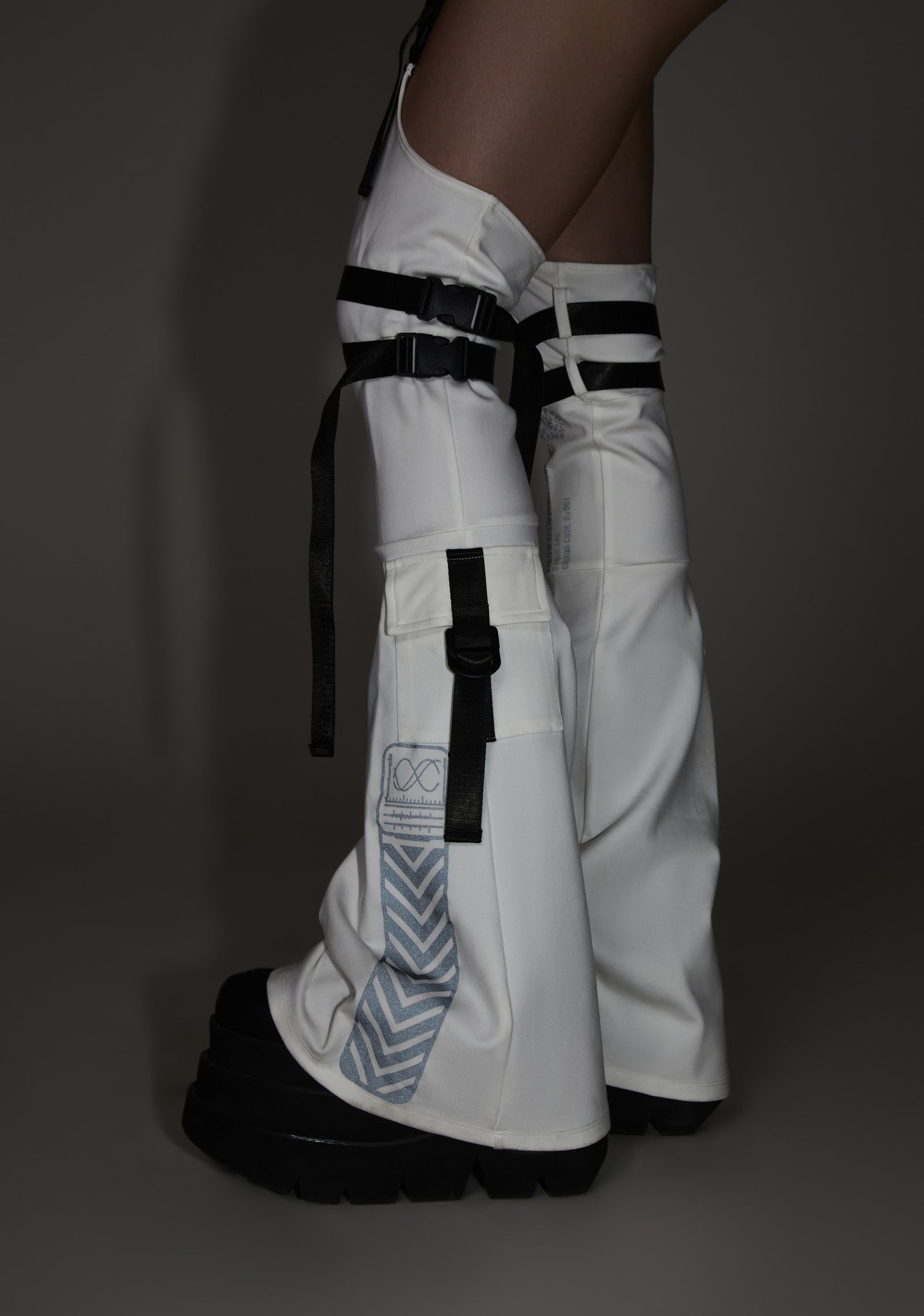 eight|white