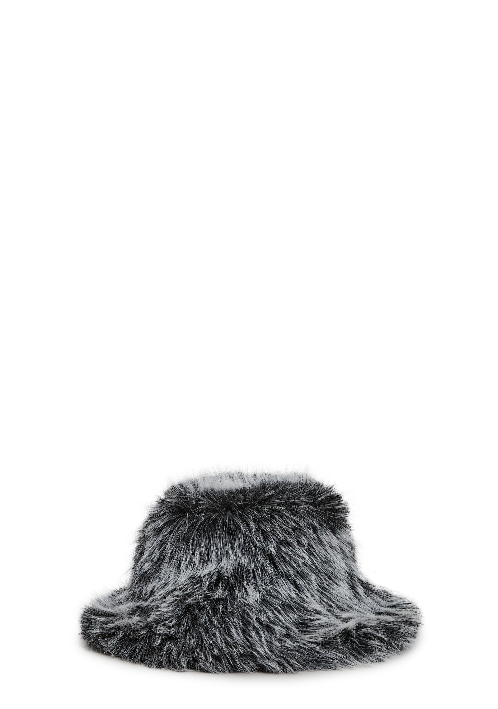 ugc|blk/wht