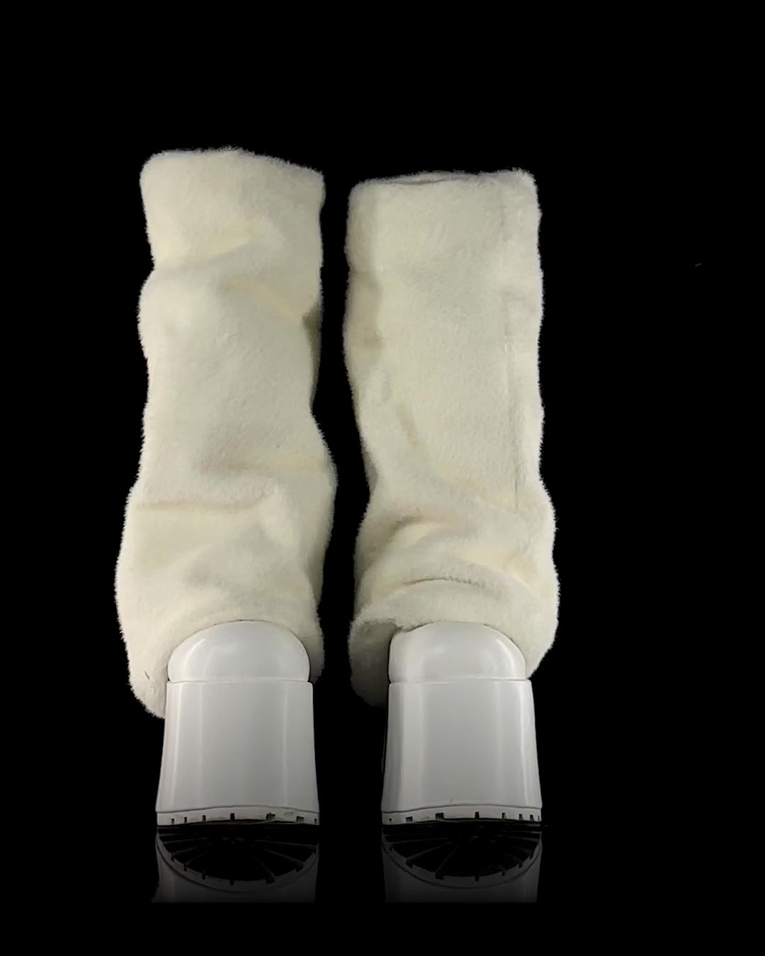 Snuggle Wonderland Platform Boots - White