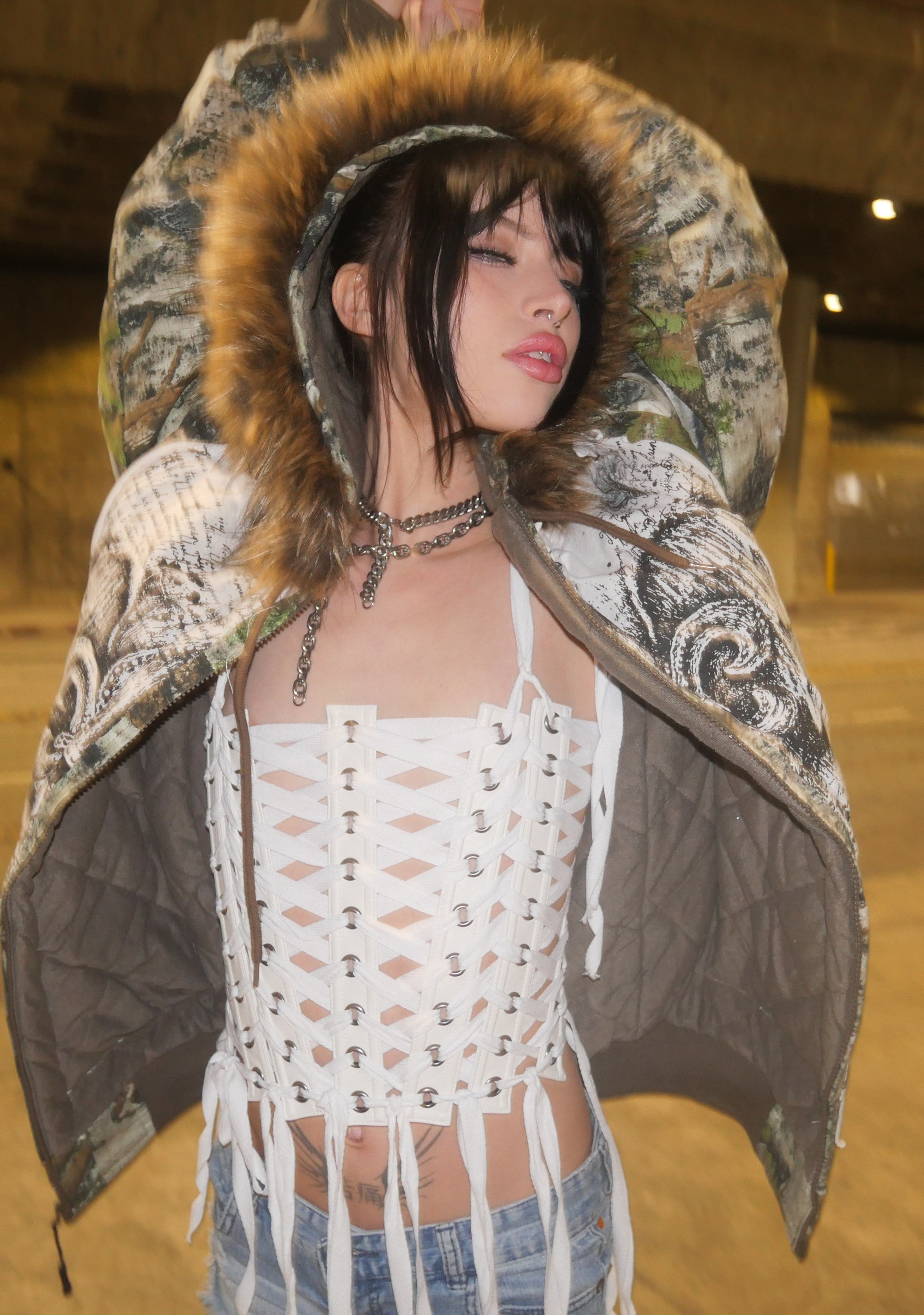 トップス Cross chain & ribbon corset Gothic cross chain corset – Cutiekill
