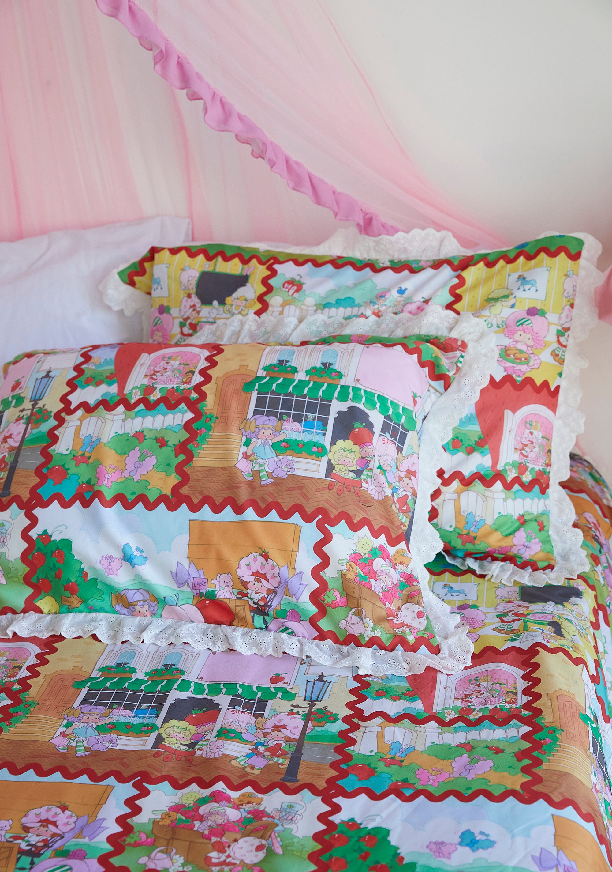 Dolls Kill x Strawberry Shortcake Ric Rac Graphic Duvet And Pillowcase ...