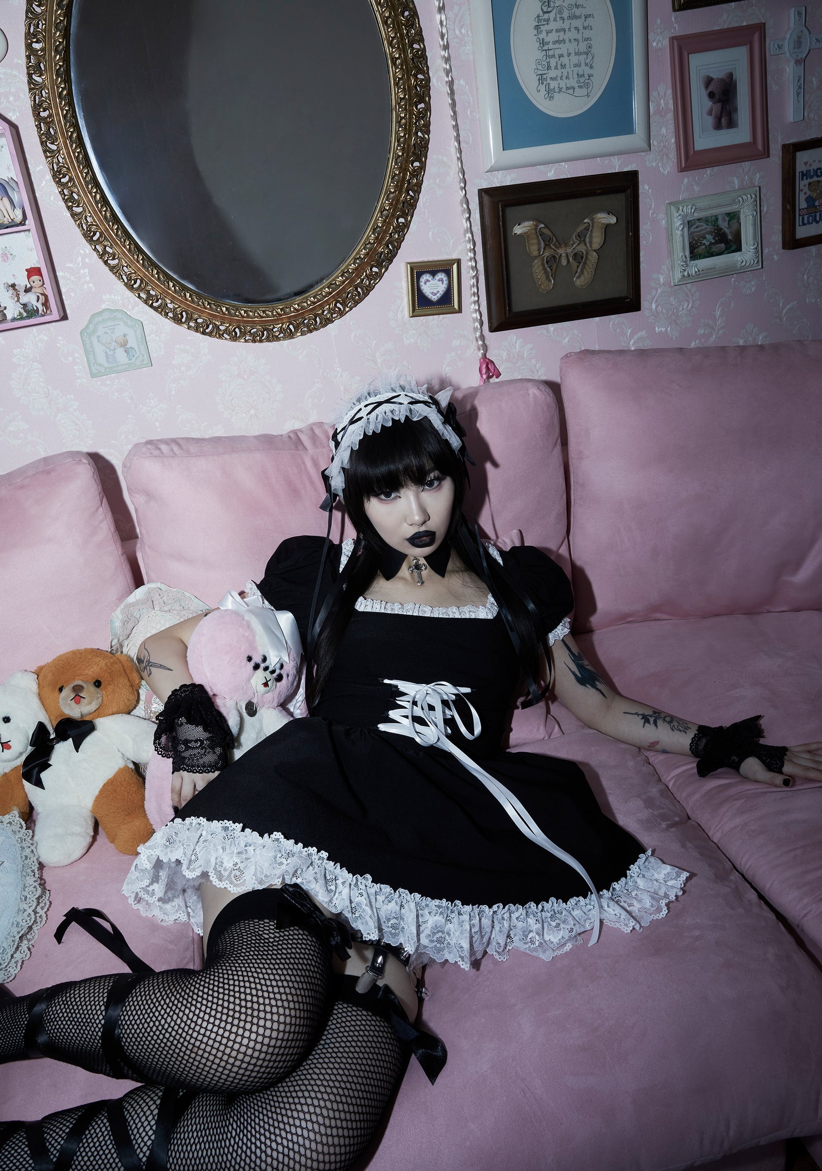 six|black