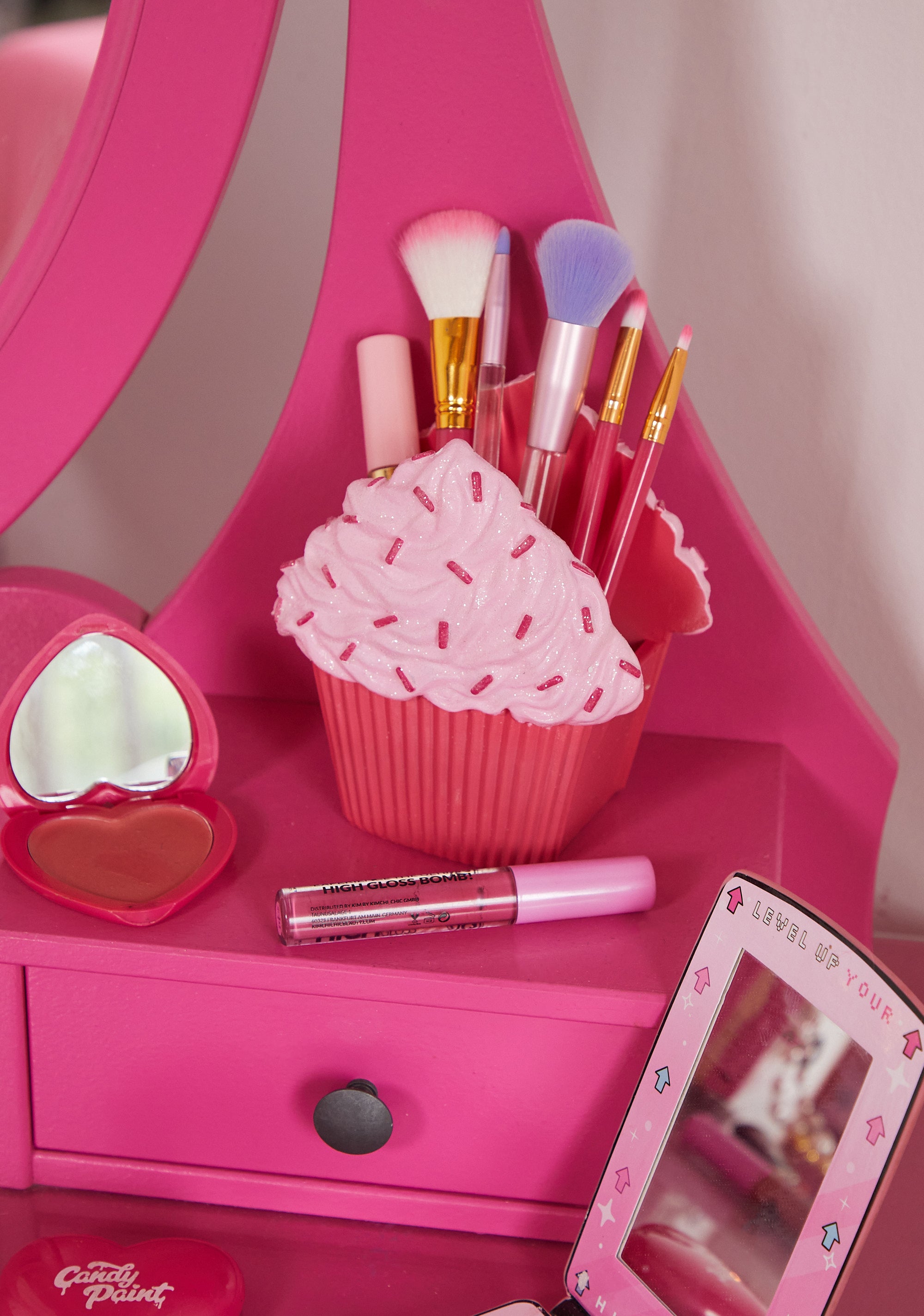 Sweet Fantasies Makeup Brush Holder - alternate