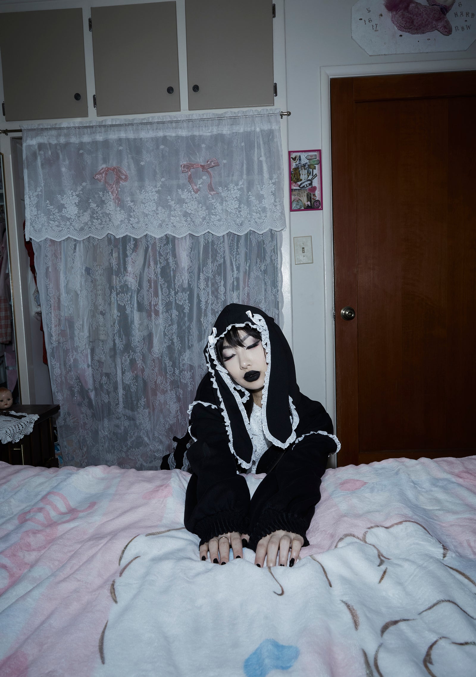 six|black