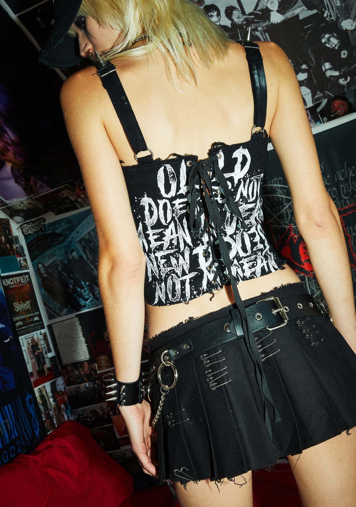 seven|black