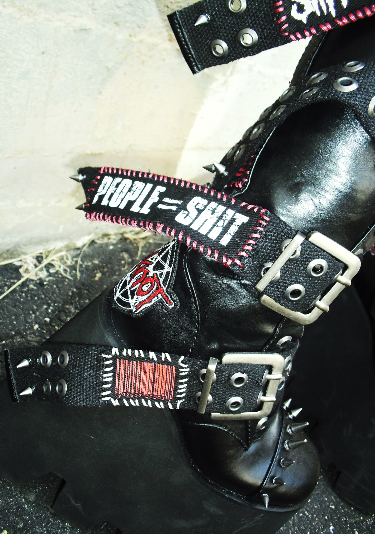 seven|black