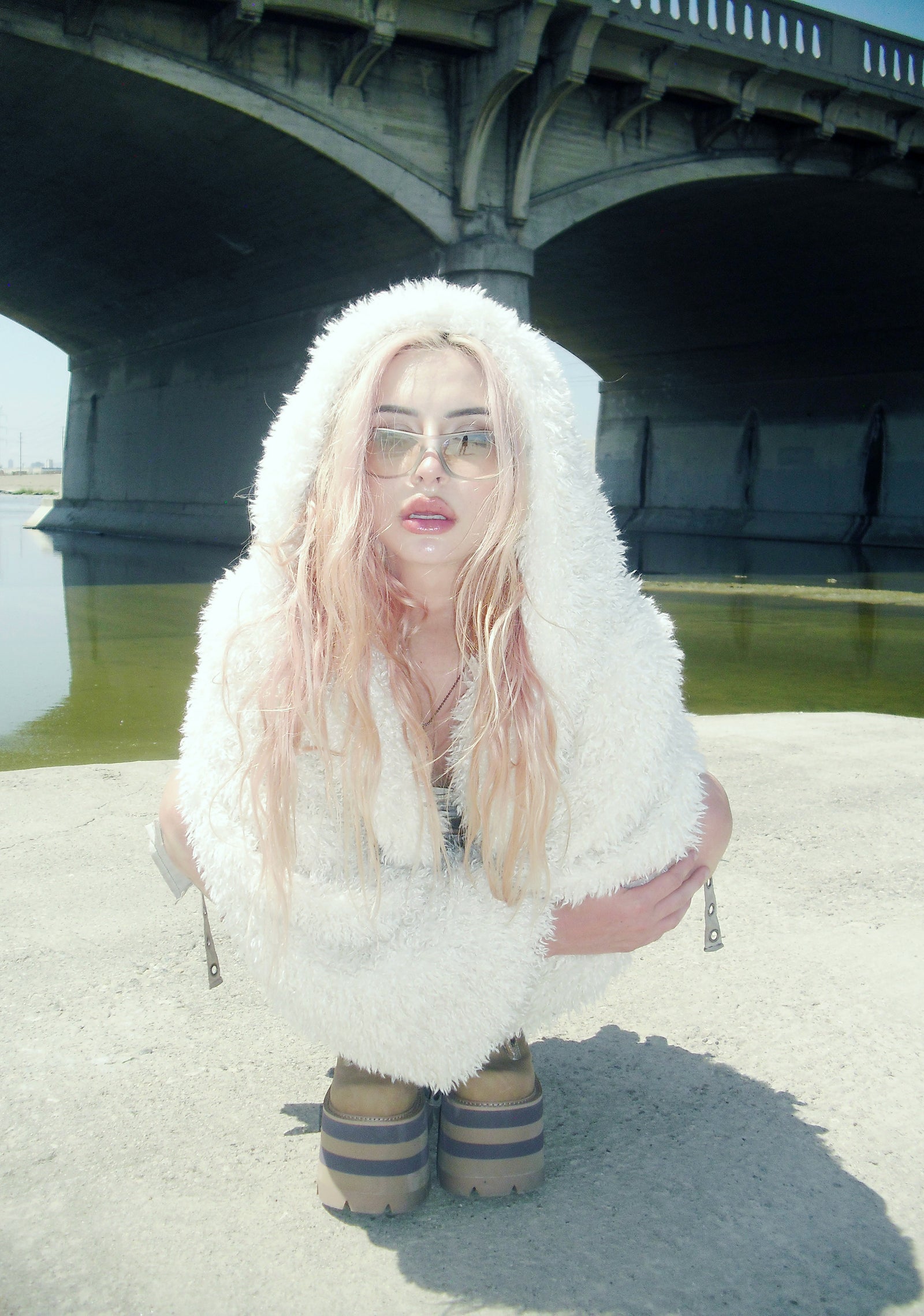 ugc|white