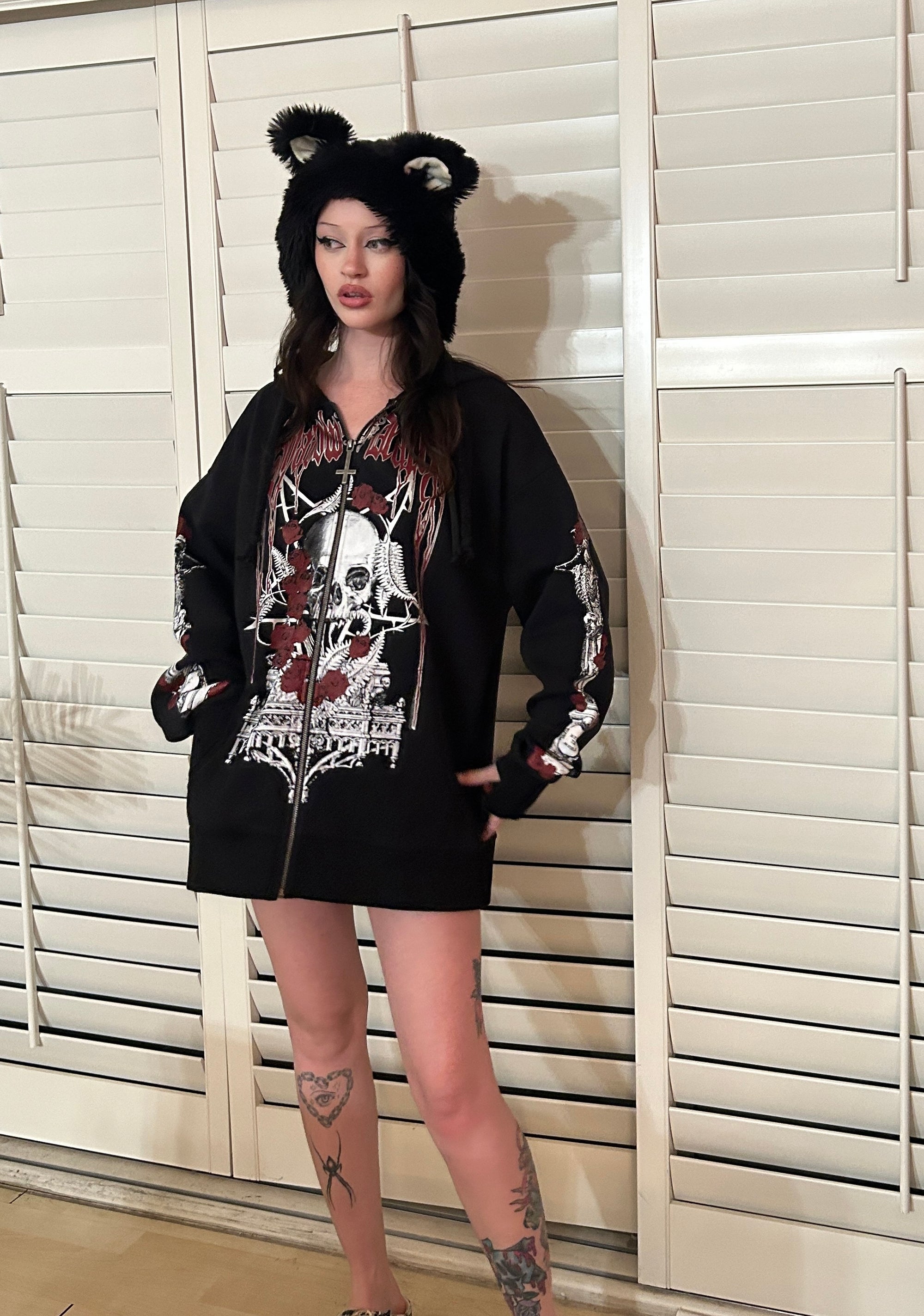 Widow Vampire Goth Graphic Print Skull Roses Zip-Up Hoodie - Black