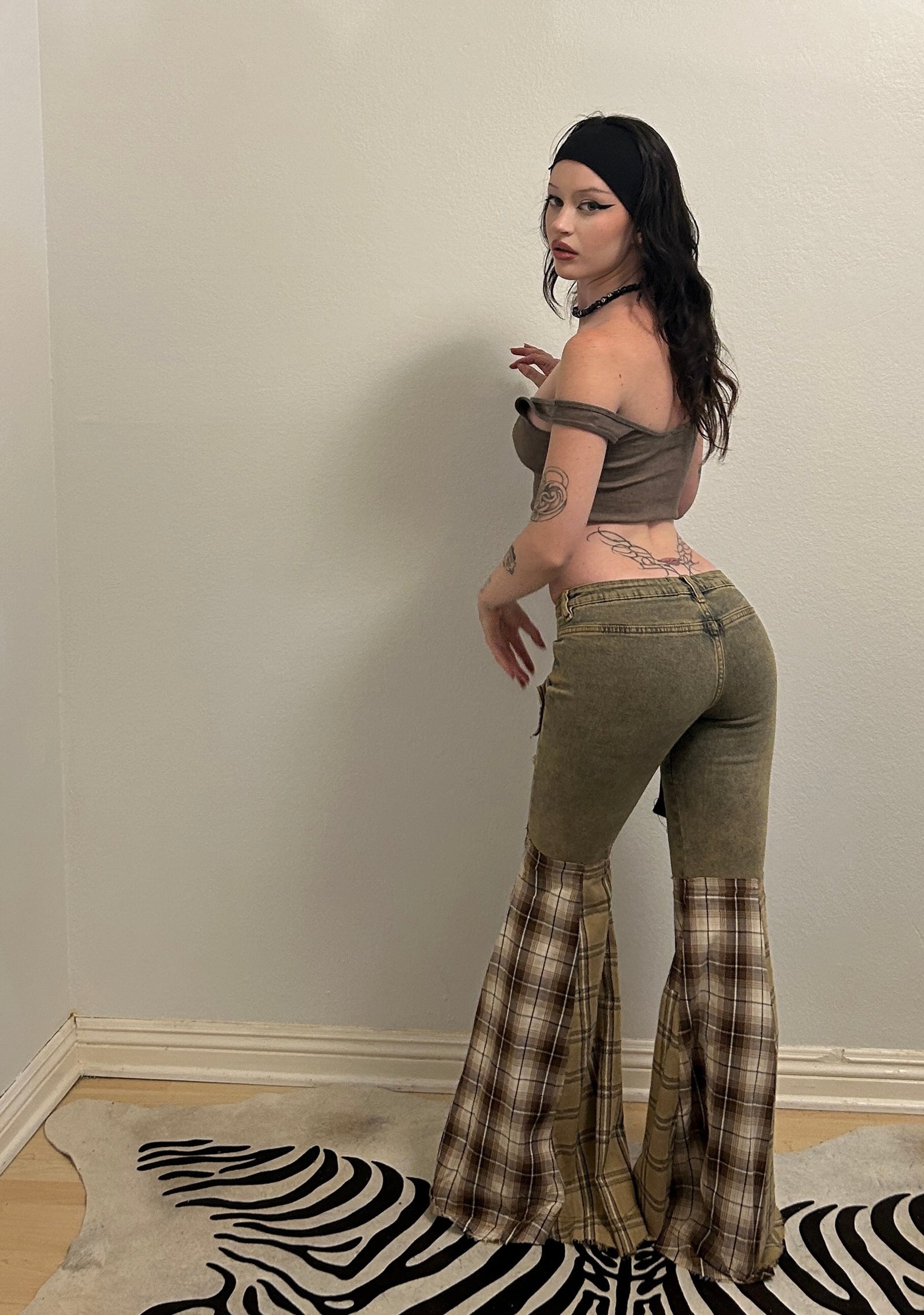seven|plaid