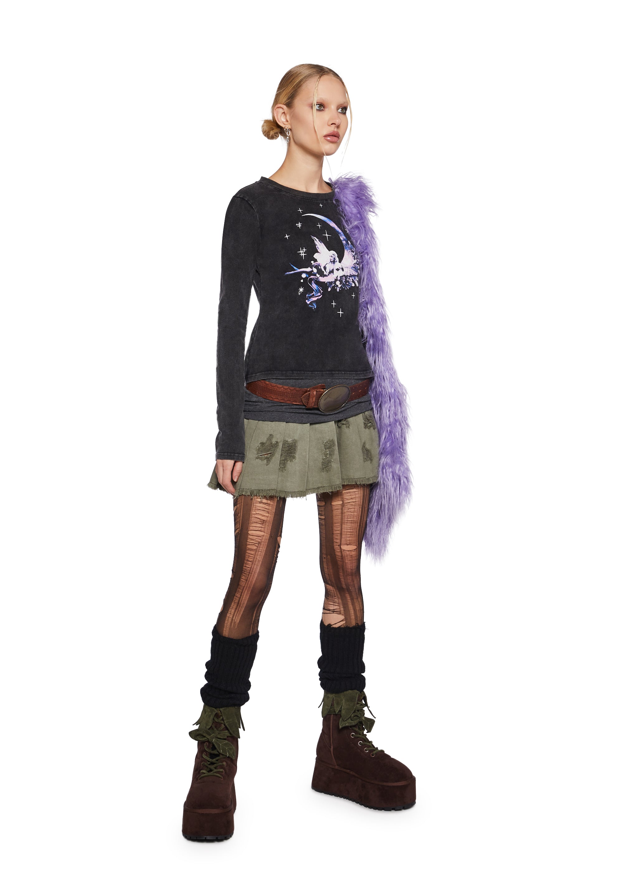 Daydreaming Muse Graphic Tee