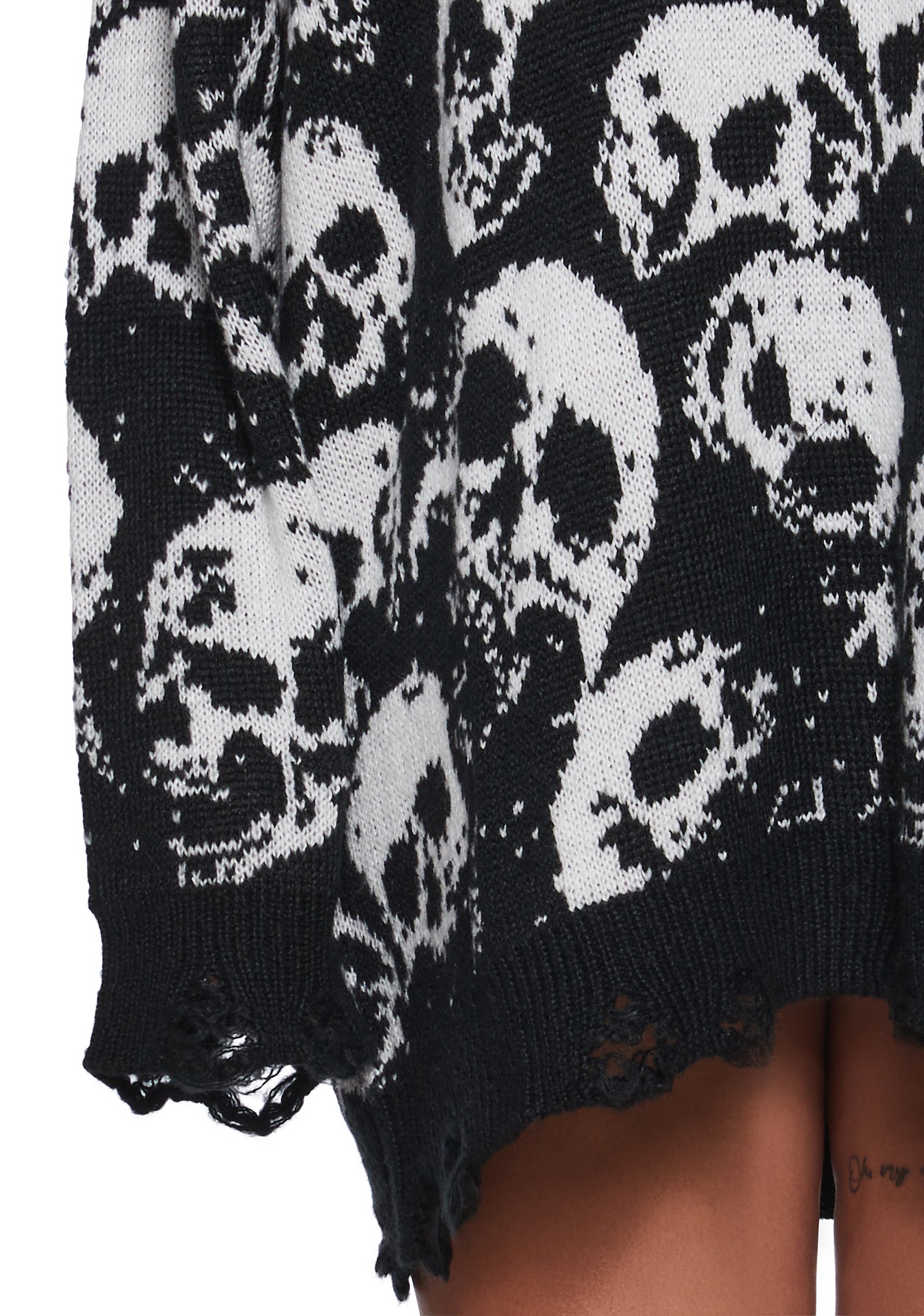 ugc|blk/wht