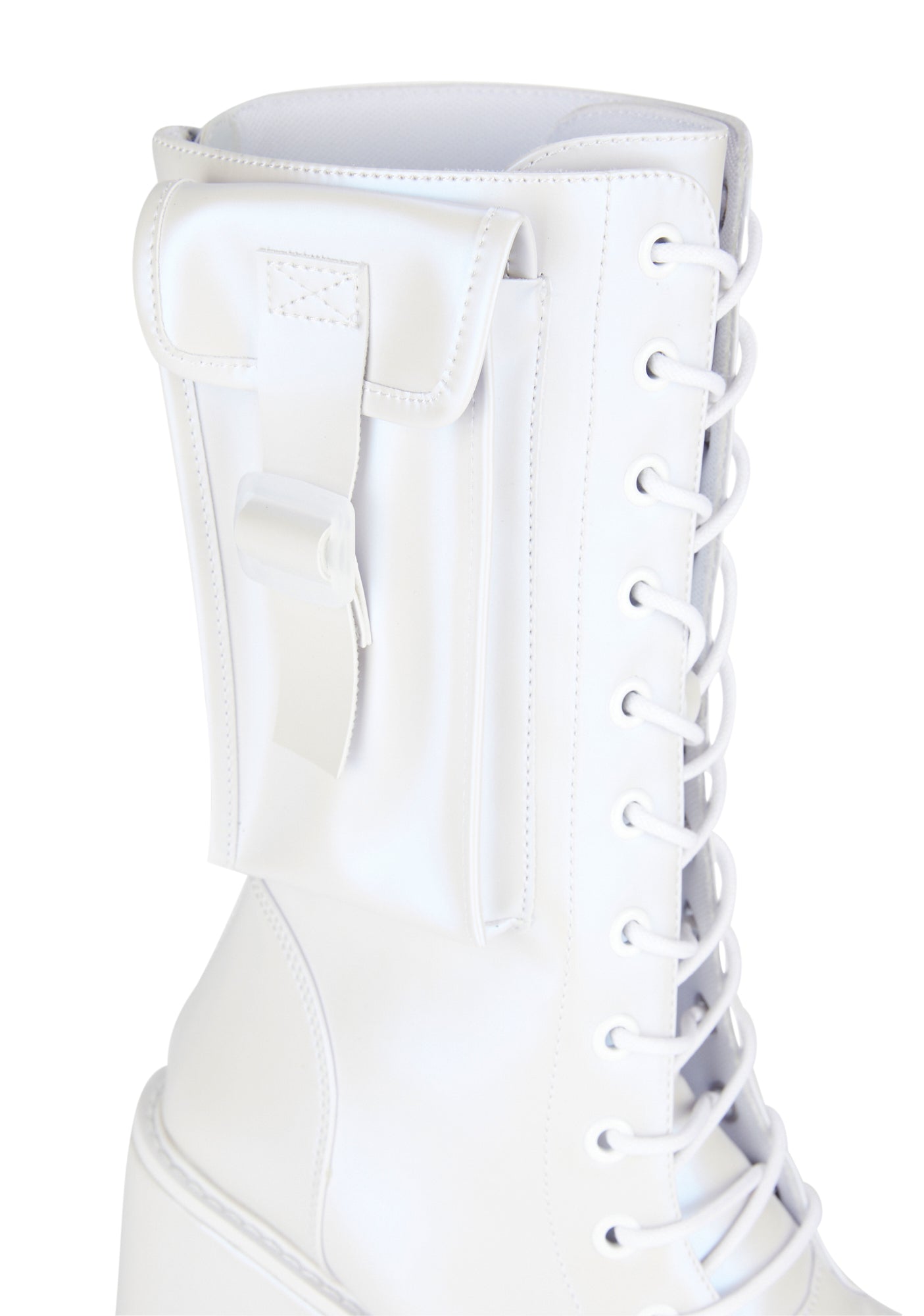 White boots dune top