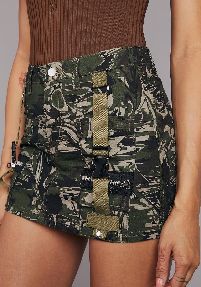 Poster Grl Camo Cargo Buckle Mini Skirt - Green – Dolls Kill