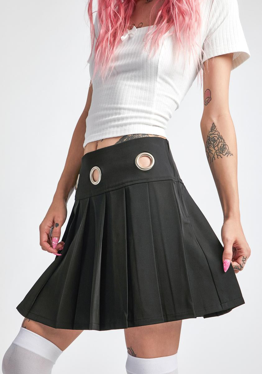 Delia’s Grunge Pleated Grommet Skirt - Black – Dolls Kill