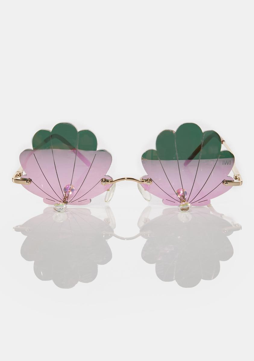 IWANTITALL Ombre Seashell Sunglasses - Green/Pink – Dolls Kill display picture 1