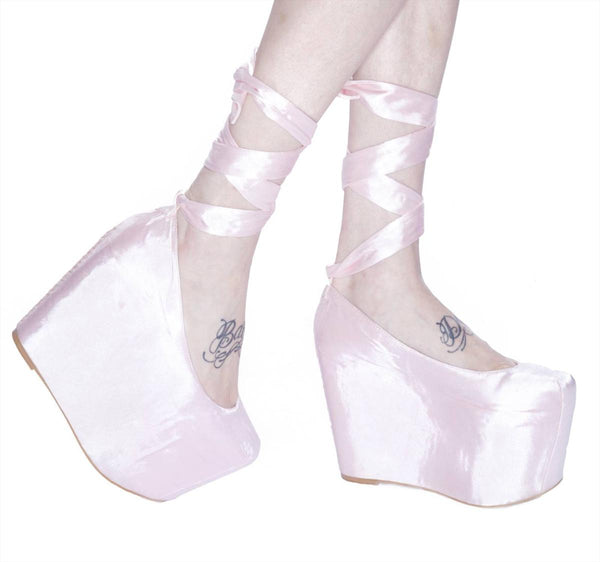 Wildfox x Jeffrey Campbellコラボ バレエシューズ 白 Wildfox x Jeffrey Campbellコラボ バレエシューズ 白