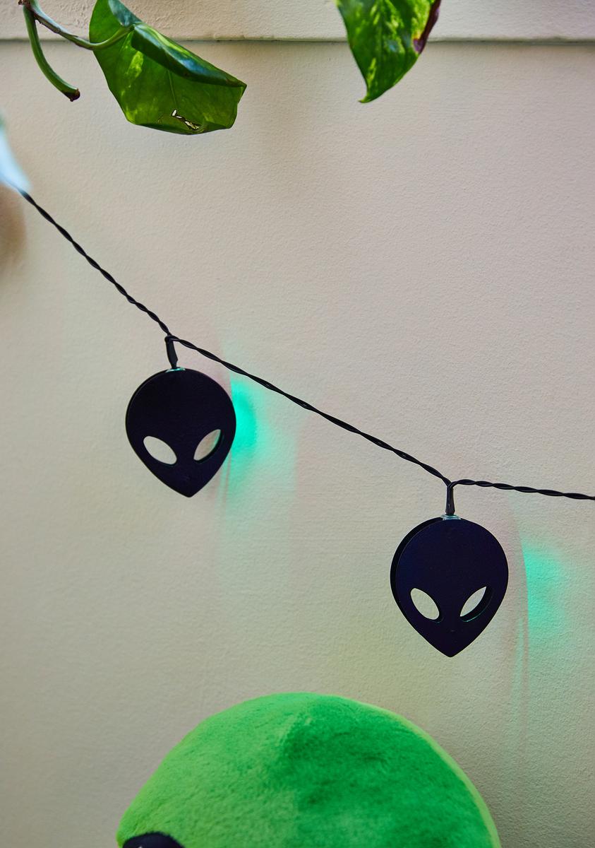 Dolls Home Alien Head String Lights - Green – Dolls Kill