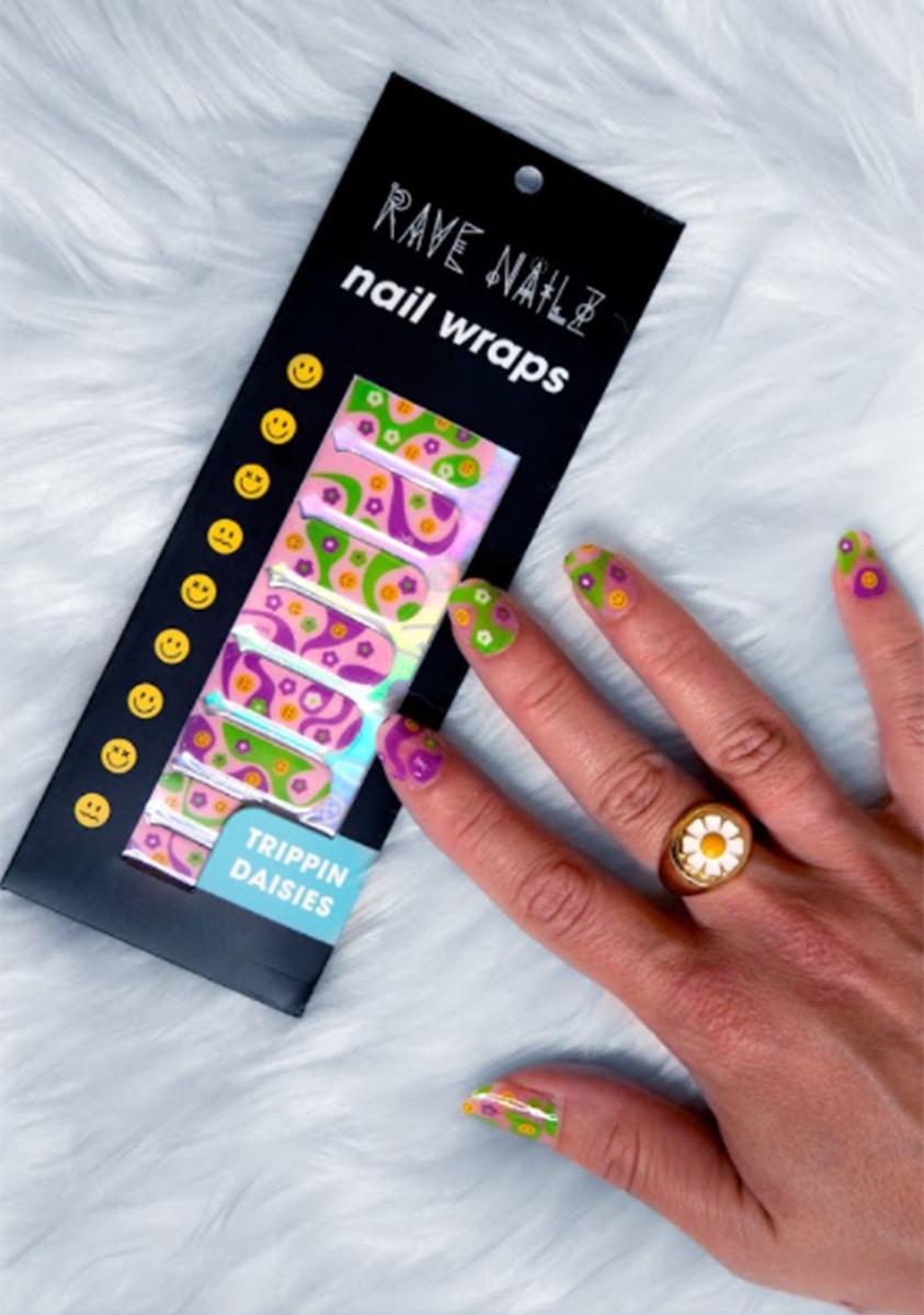 Trippin Daisies Nail Wraps