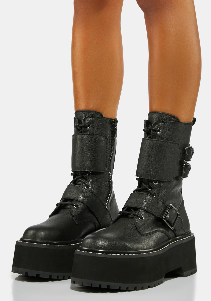 Dollskill DarkerWavsストラップ コンバット ブーツ ブラック Darker Wavs Leather Buckle Combat Boots - Black – Dolls Kill