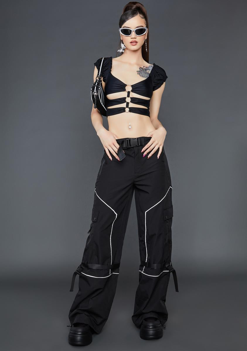 Poster Grl O-Ring Cutout Cap Sleeve Crop Top - Black – Dolls Poster Grl O-Ring Cutout Cap Sleeve Crop Top - Black – Dolls