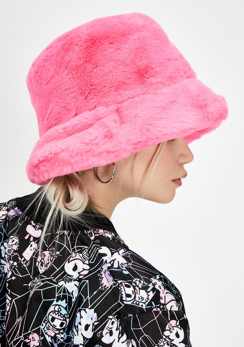 Pieces exclusive faux fur bucket hat in bright pink