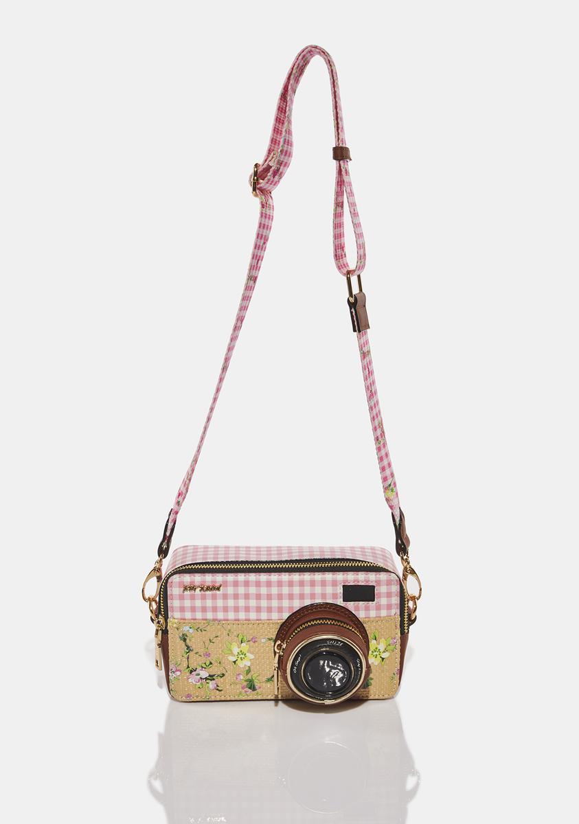 Super cute camera bag from @tjmaxx $19.99 🎀 will use it as cross