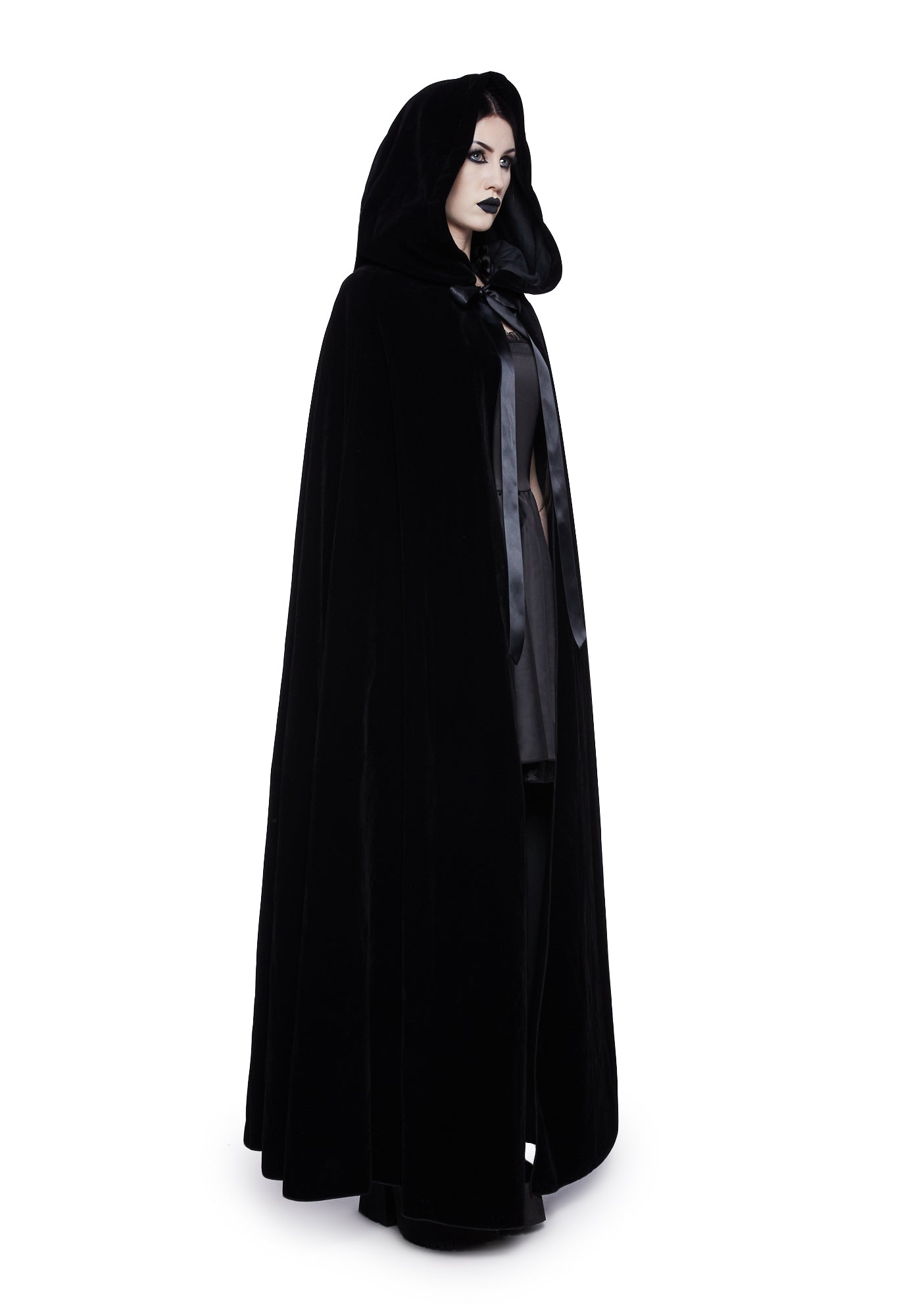 Trickz N' Treatz Velvet Hood Cape - Black – Dolls Kill