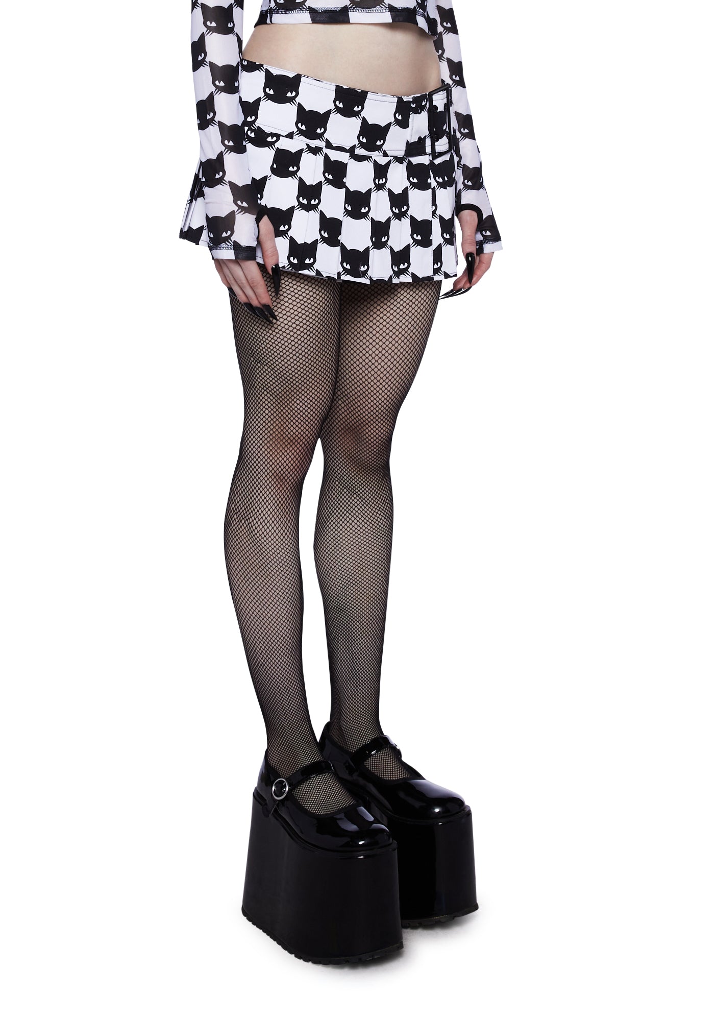 s1856847_f_r_dolls_kill_x_emil