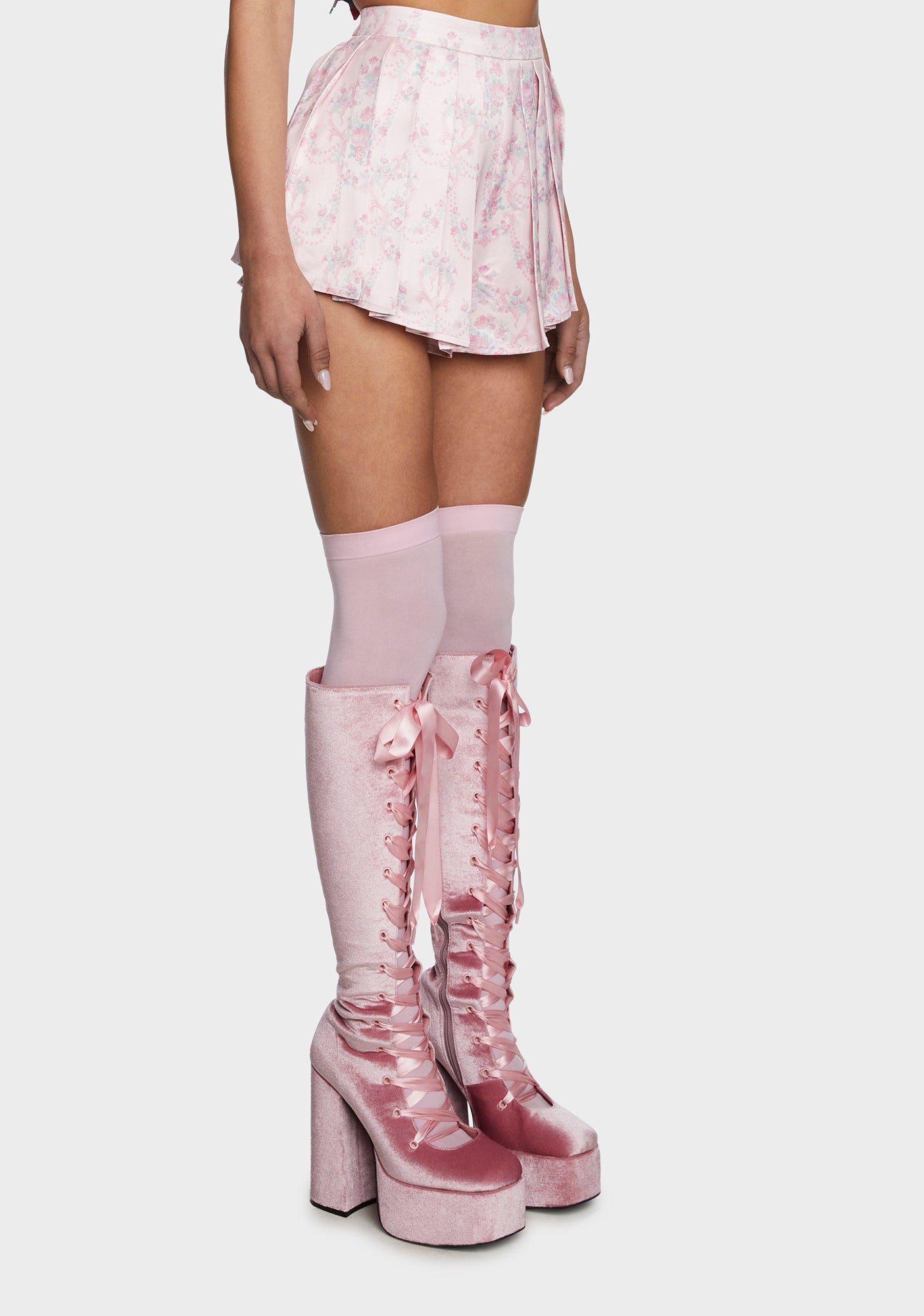 Scandal Sheet Pleated Shorts Pink Dolls Kill