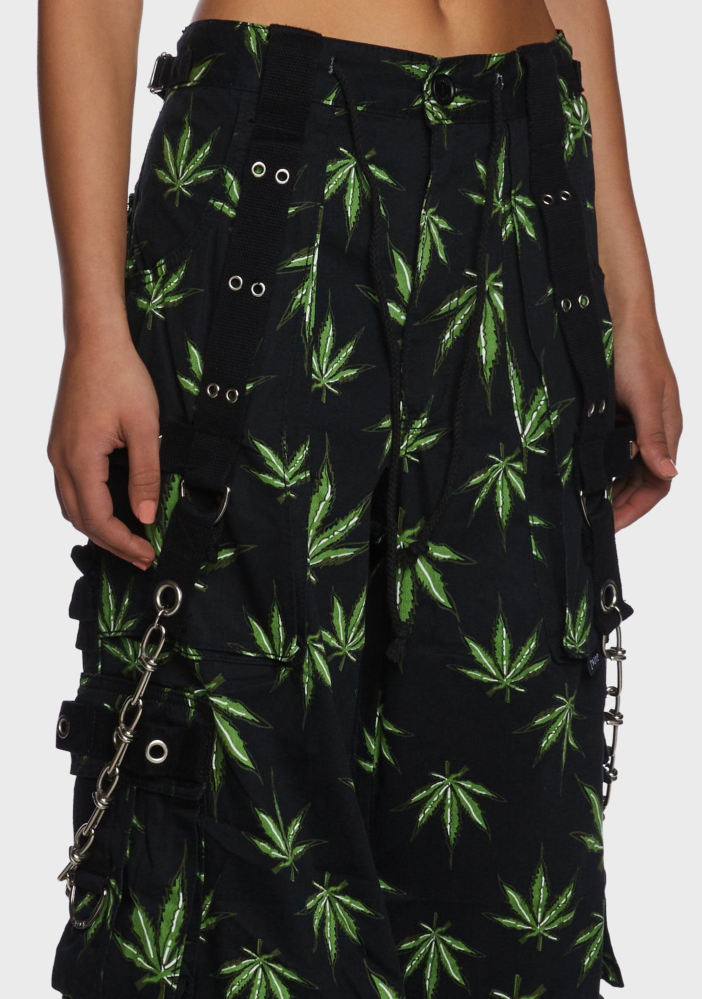 Tripp NYC Leaf Print Baggy Cargo Pants - Grass – Dolls Kill