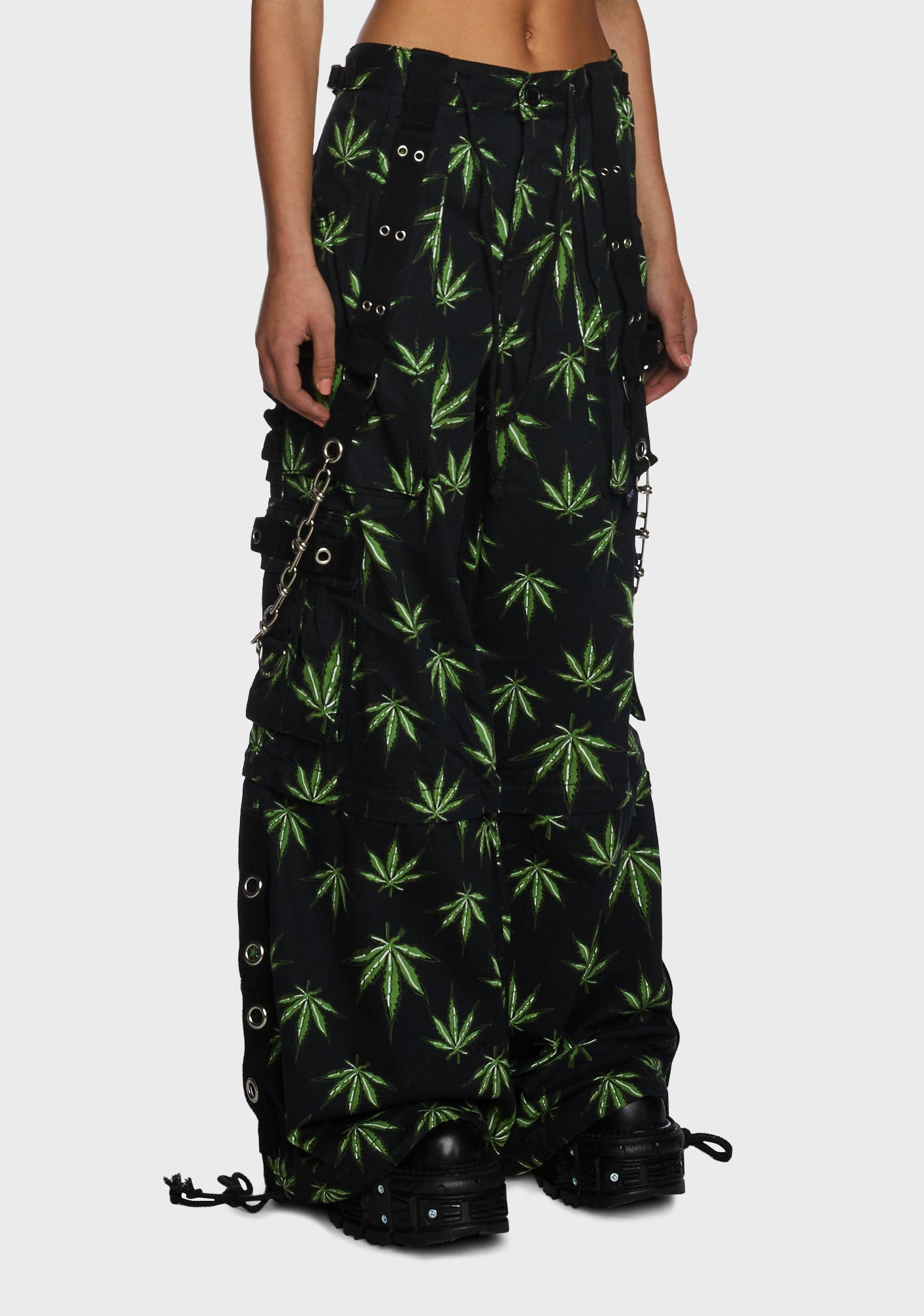 Tripp NYC Leaf Print Baggy Cargo Pants - Grass – Dolls Kill
