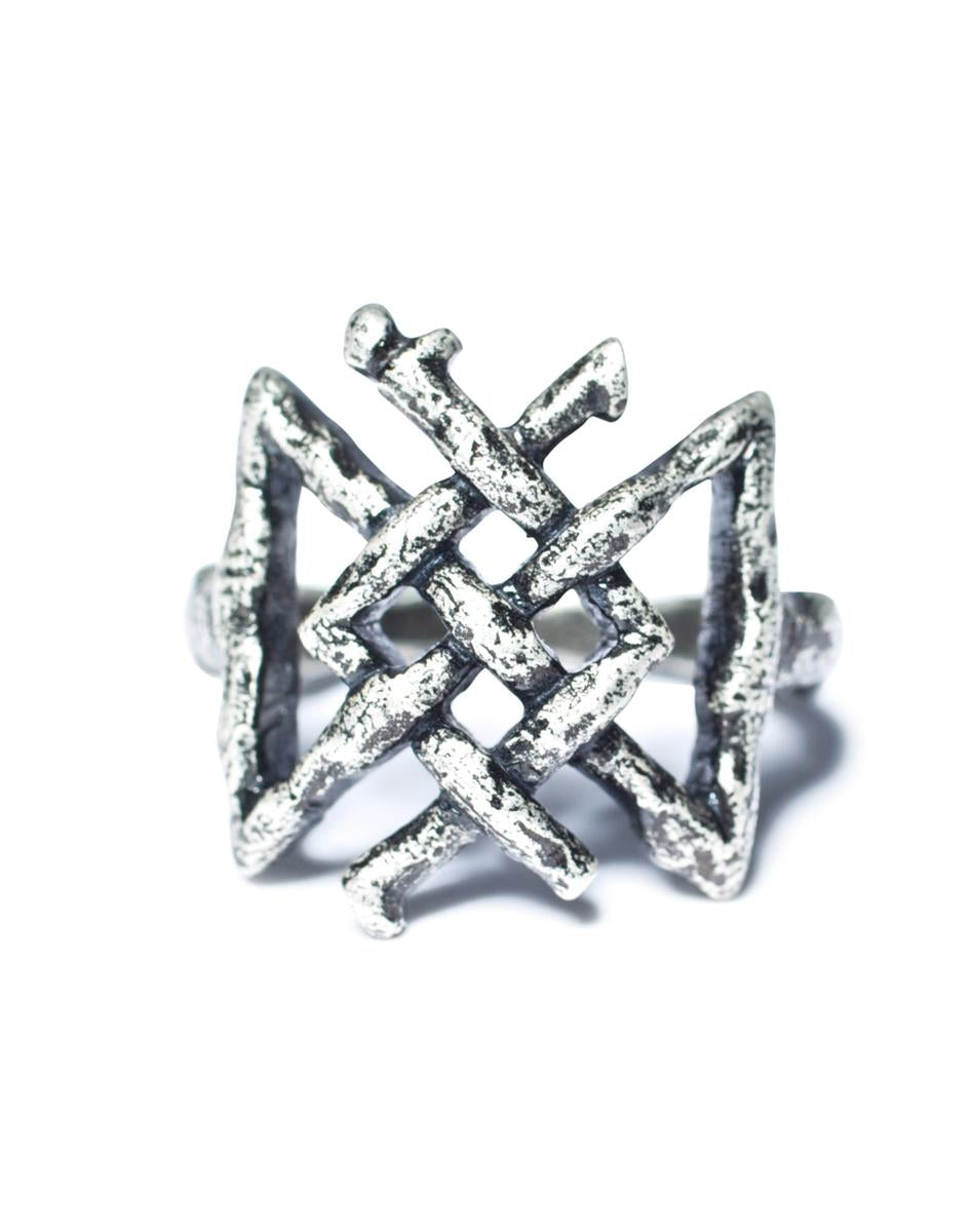 Longevity Rune Ring – Dolls Kill