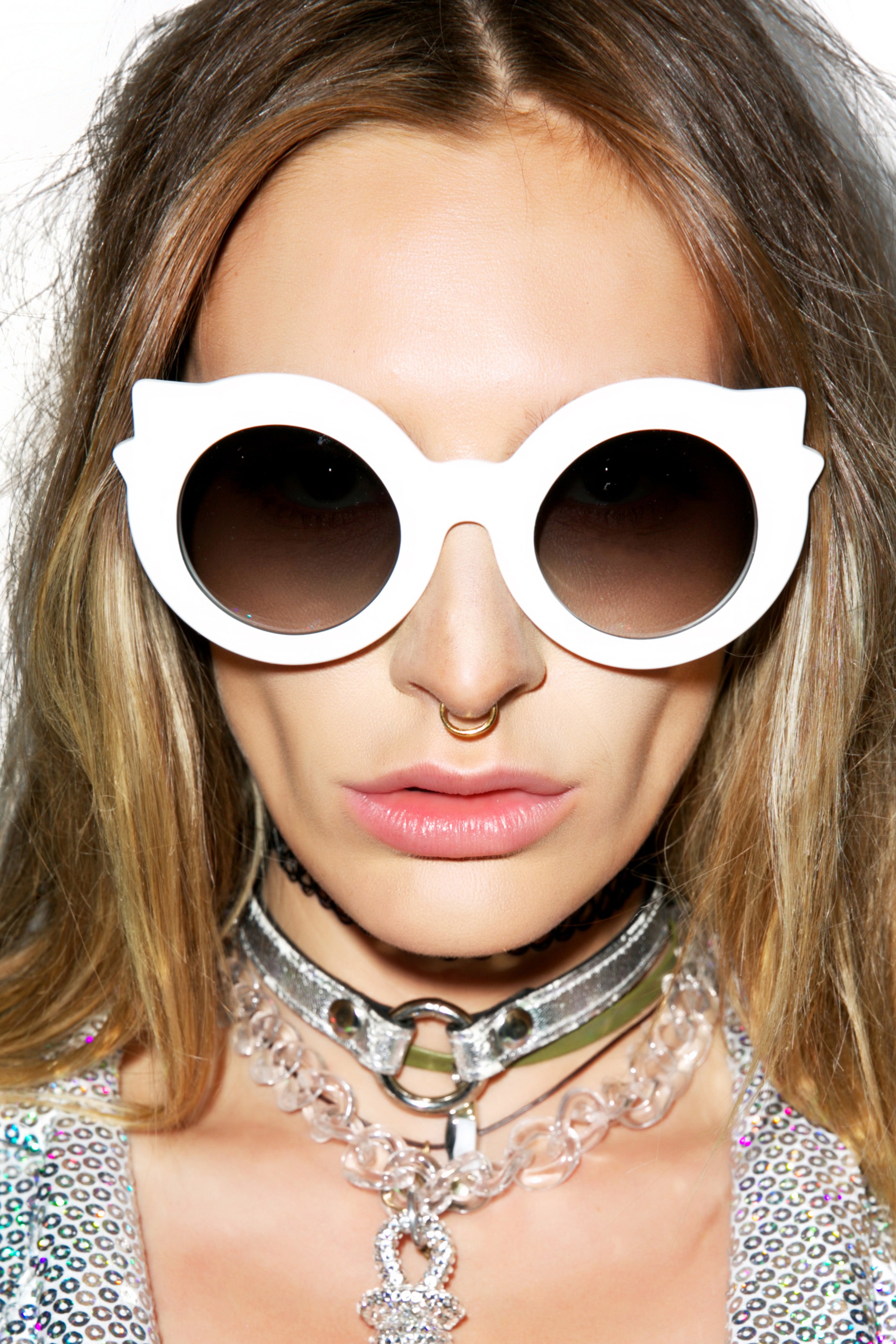 The Glossy Hanoi Weekend Sunglasses – Dolls Kill display picture 3